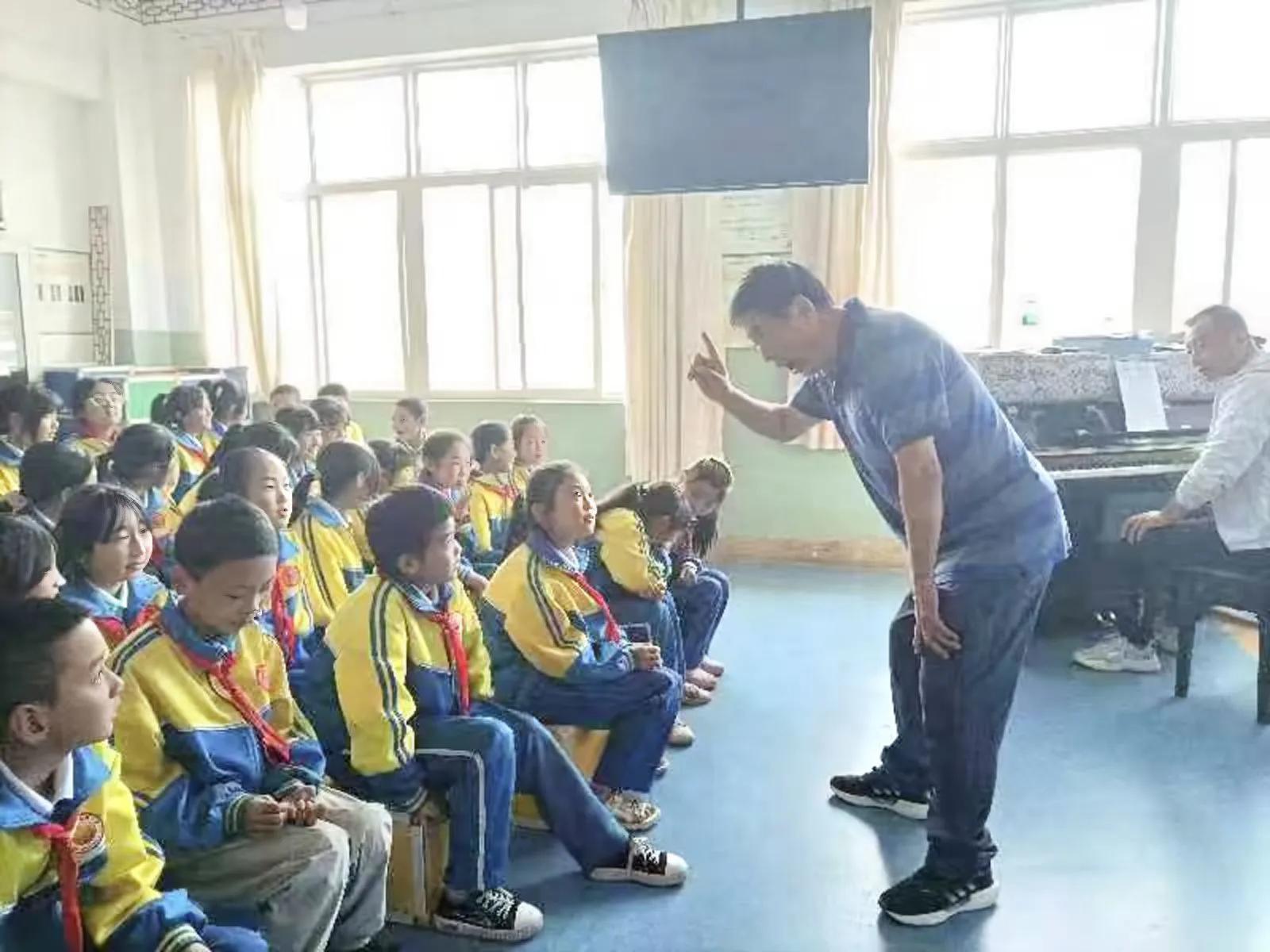 鍗冮噷缁撶紭,鎯呯郴鏁欒偛绛戞ⅵ鏈潵