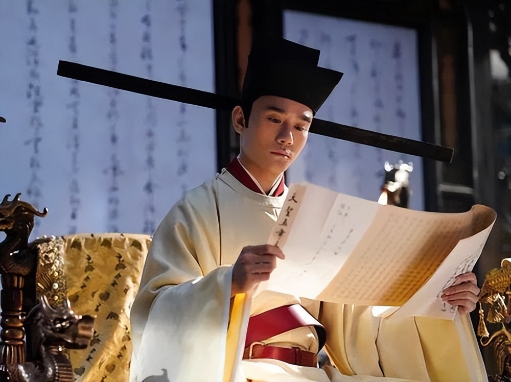 蒋介石败退台湾时,因飞机超载无奈丢下十面石鼓,如今成镇国之宝