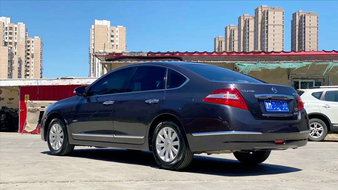 09天籁全车翻新整改多少钱,日产天籁自己撞烂了维修多少钱