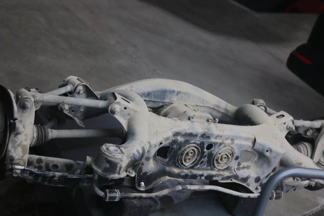 13代半皇冠底盘松散回炉重造,十三代皇冠彻底整备