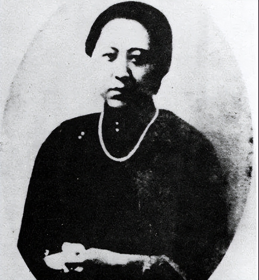 2007年，一台湾商人参观沈阳大帅府，询问售票员：我就不买票了吧