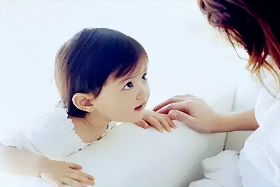 孩子3岁不会说话是自闭症吗,孩子3岁还不会说话会是哑巴吗