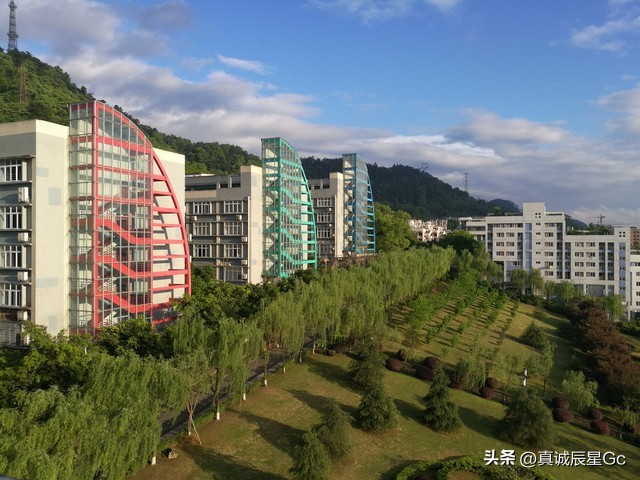 通信考研，南京邮电，重庆邮电，上海大学，西南交大，哪个好？