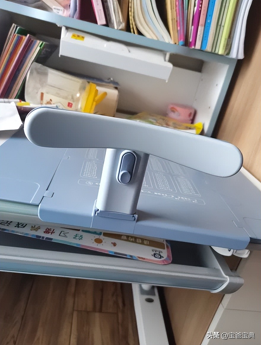 孩子握笔姿势手腕矫正小神器,孩子握笔姿势纠正不过来要不要紧