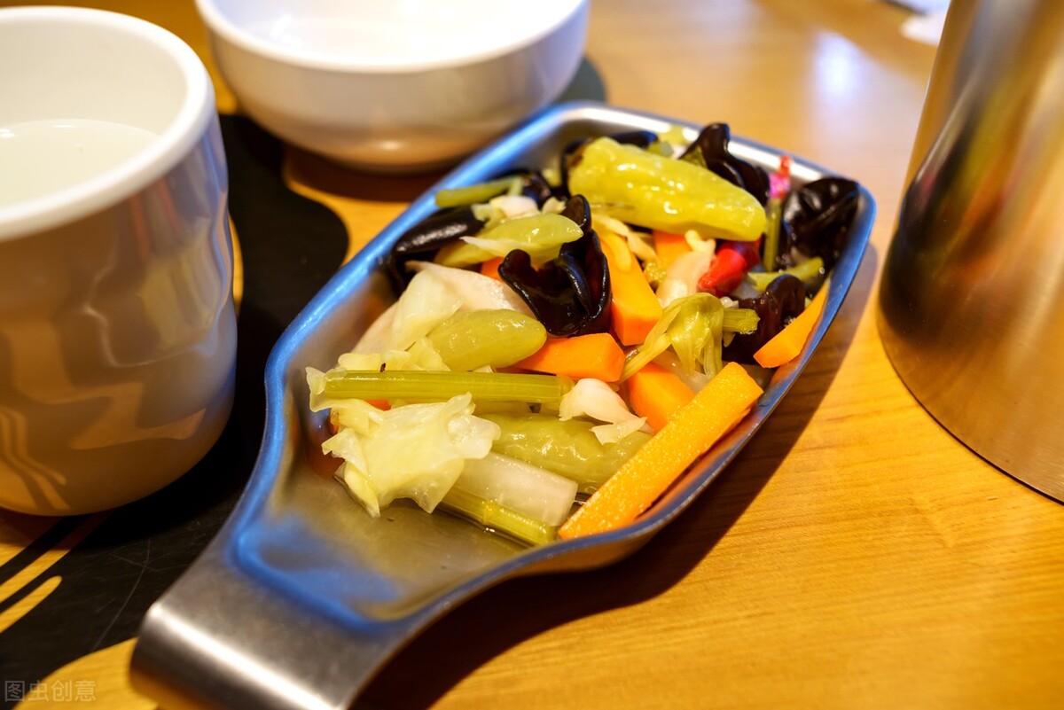 家里不锈钢厨具用什么清洁,使用不锈钢餐具须谨记6大禁忌