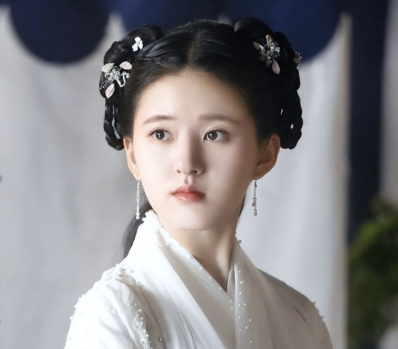 杨颖王楚然任敏霸屏,任敏新造型齐刘海