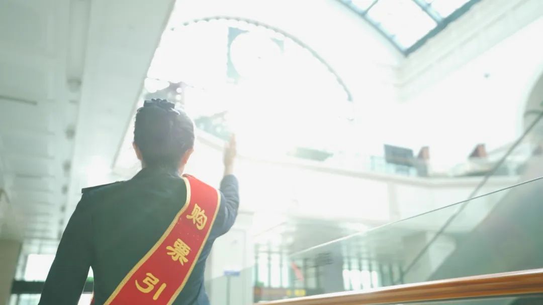 售票小姐姐讲价,买火车票技巧和方法