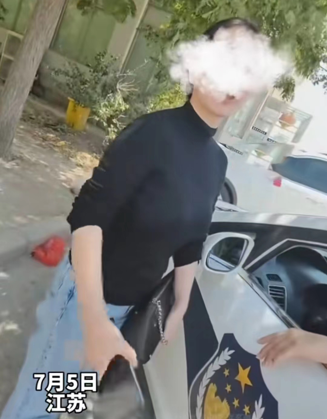 货车司机送到地方结不了运费,车主把乘客送达目的地忘了扣费