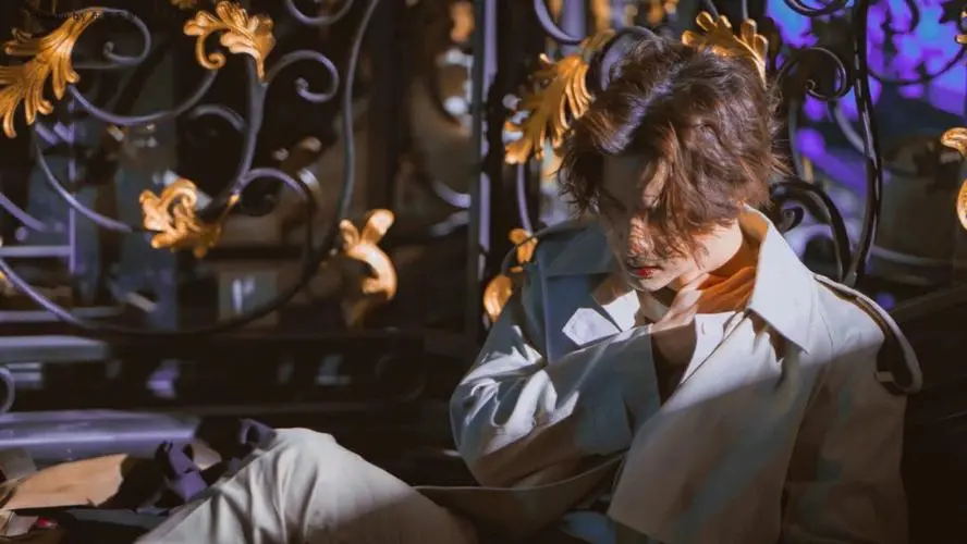 伤感催泪的歌曲离开你我舍不得,略带伤感的歌曲每一首歌都有故事