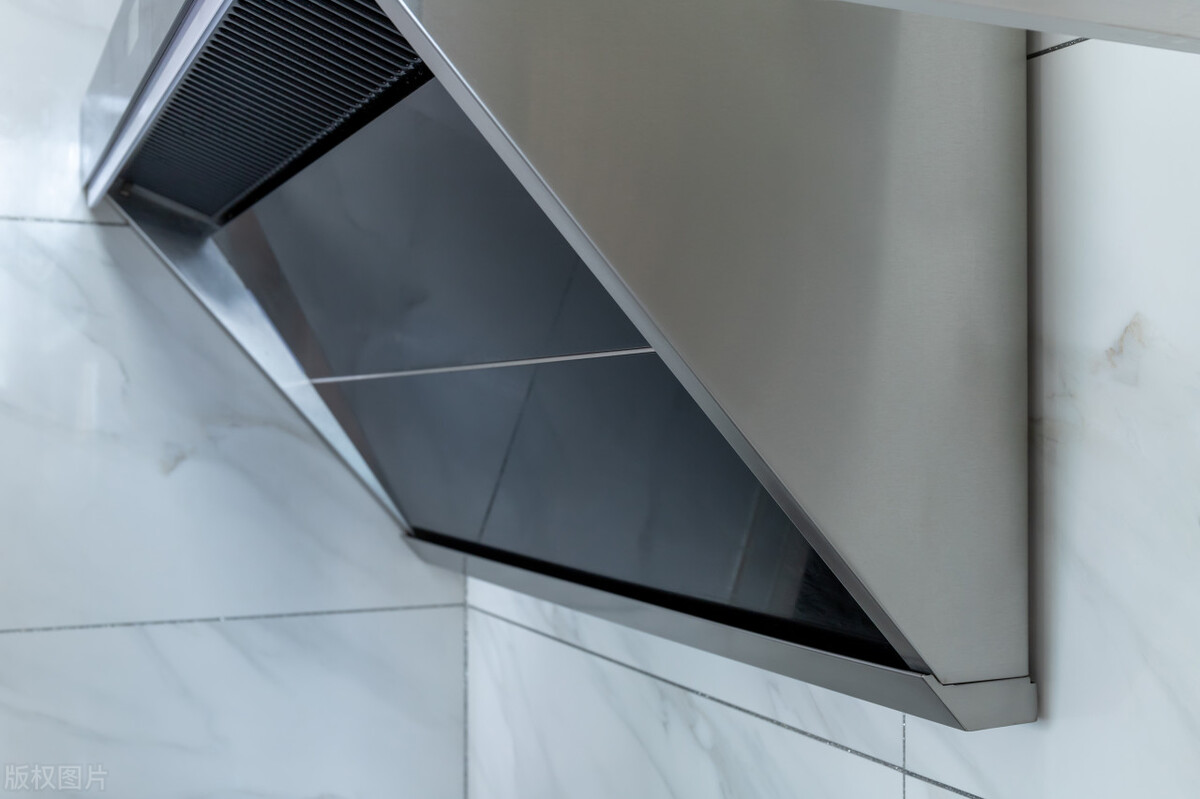 油烟机详细清洁小妙招大全,油烟机脏了不要傻傻拆下来清洗