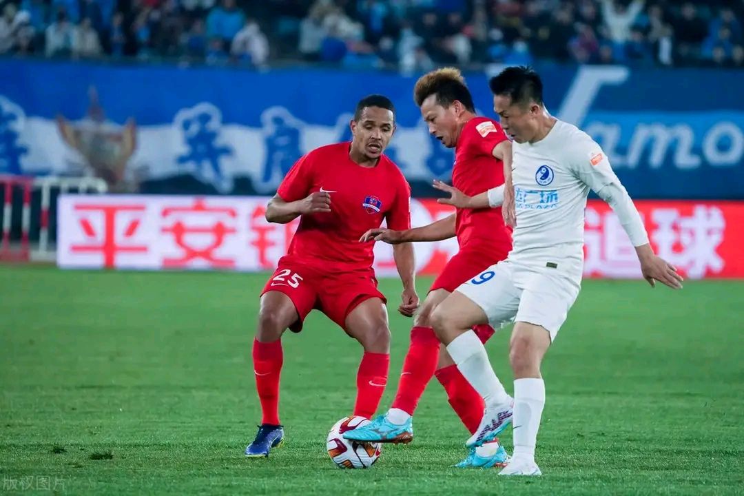 山东泰山队大战梅州客家,进攻端的发挥,决定了比赛结果