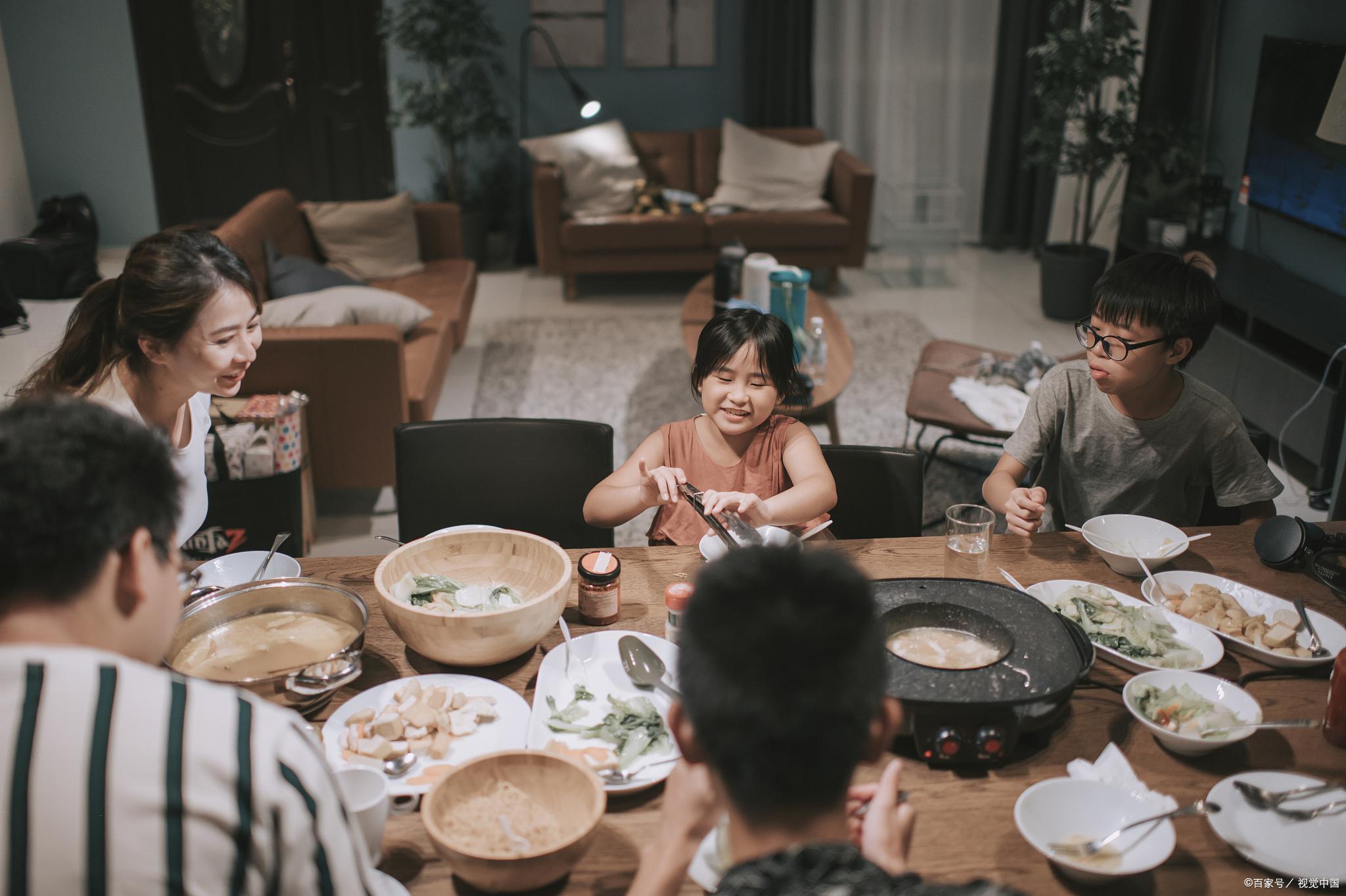 多年不联系的同学办聚会，我临时有事没去成，后来庆幸：还好没去