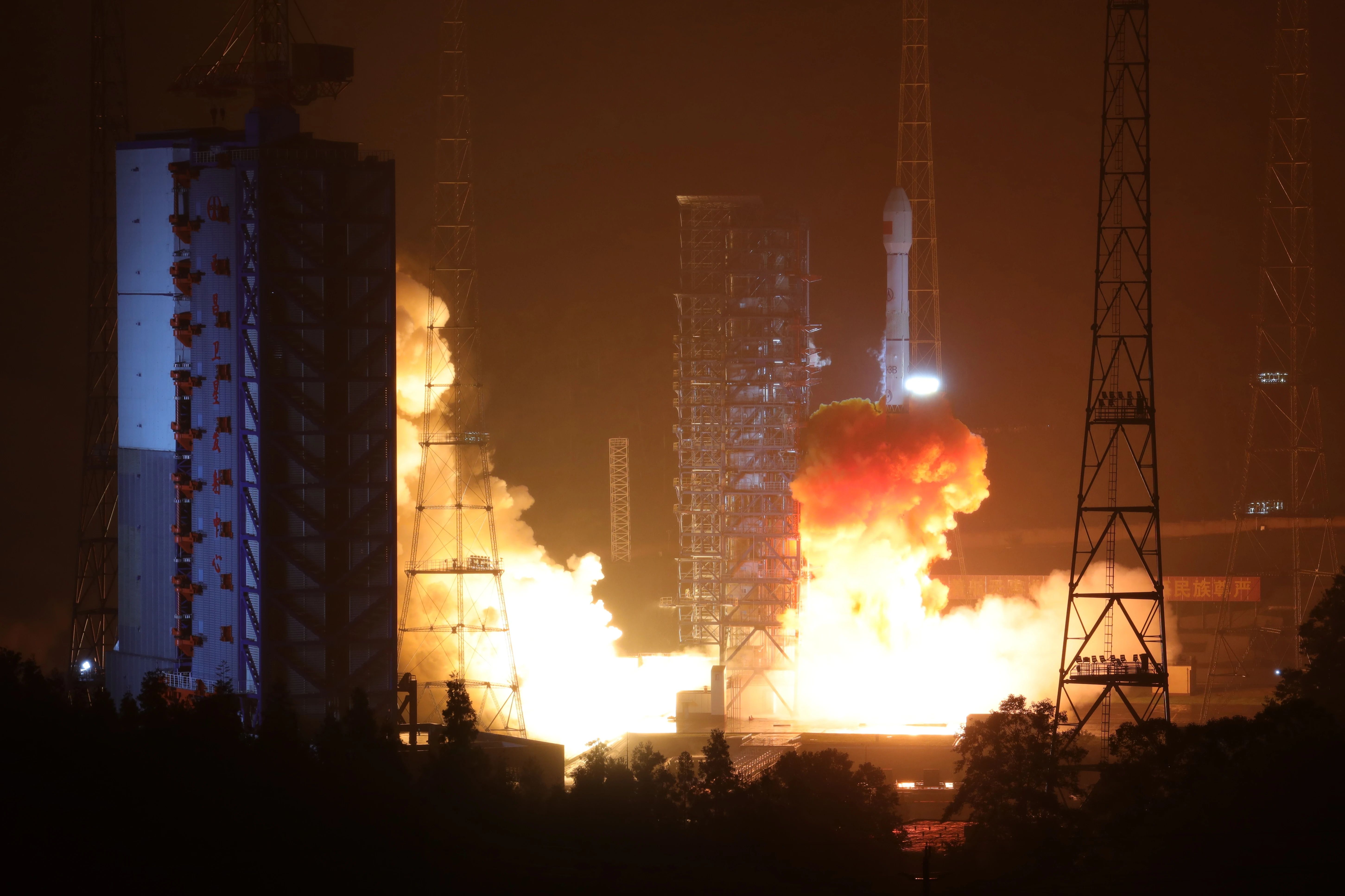 世界第一颗人造地球卫星,星载合成孔径雷达系统