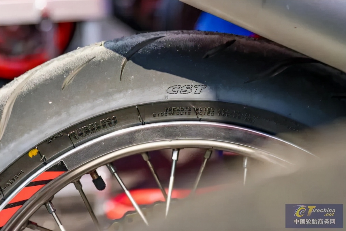 轮胎小讲堂,摩托车日常选择什么类型轮胎
