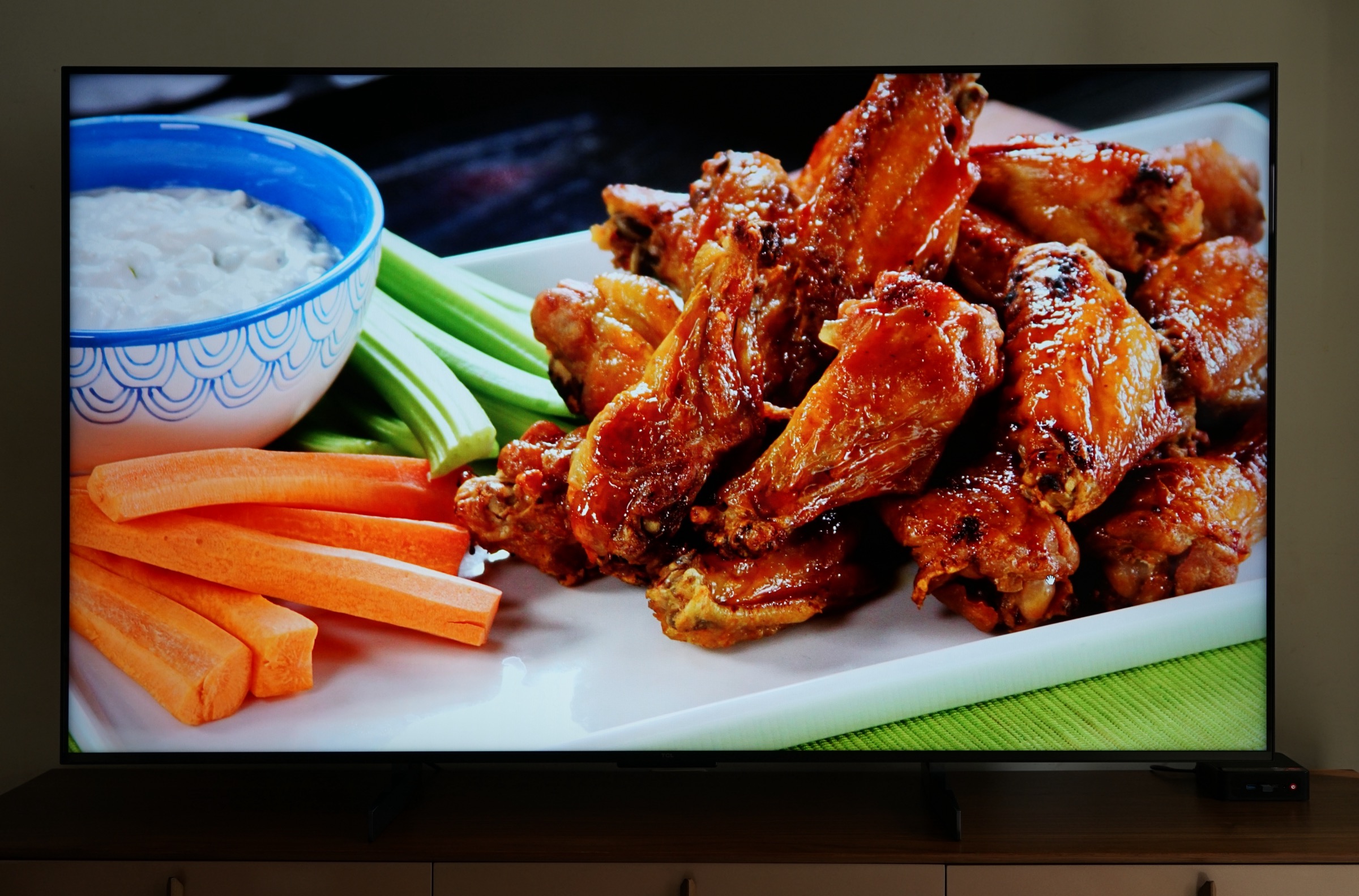 tclq10gprominiled电视4k效果,tclq10h电视多少寸画质最好