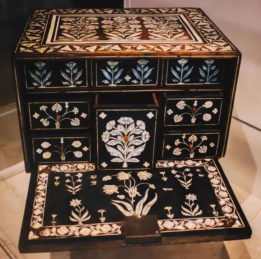 卡塔尔是属于哪个沙漠,卡塔尔沙漠面积有多大