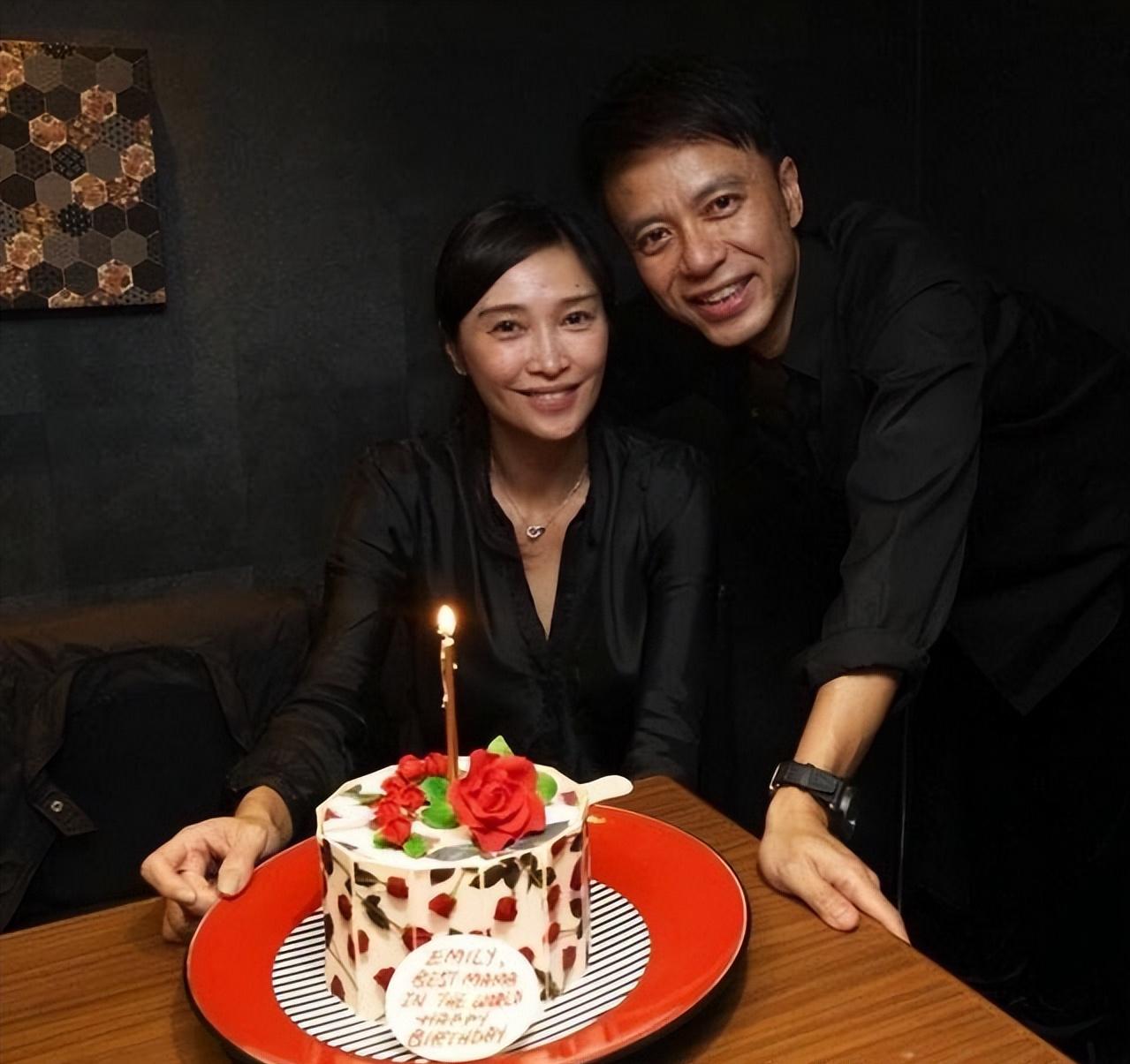 香港名媛鄙视链：深扒不是老钱却站在顶端的眼镜店老板娘邱李茂琪