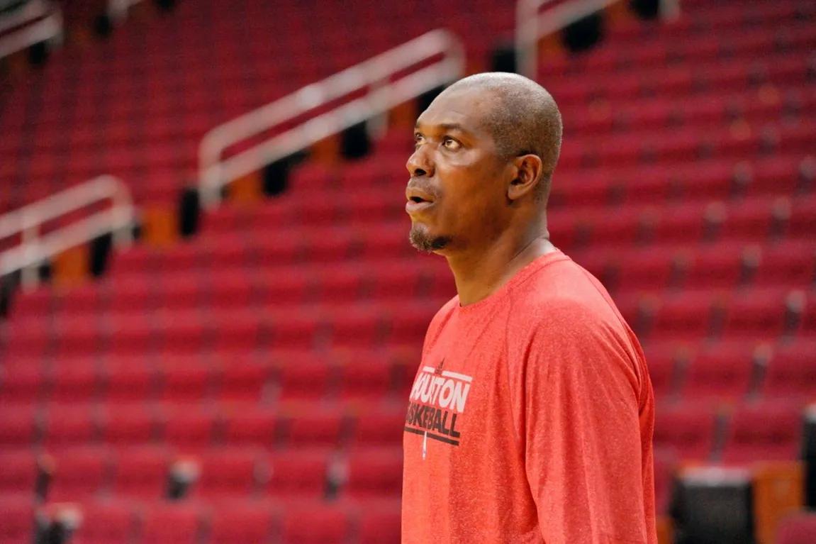 总决赛fmvp颁奖人比尔拉塞尔,比尔拉塞尔颁奖杜兰特fmvp