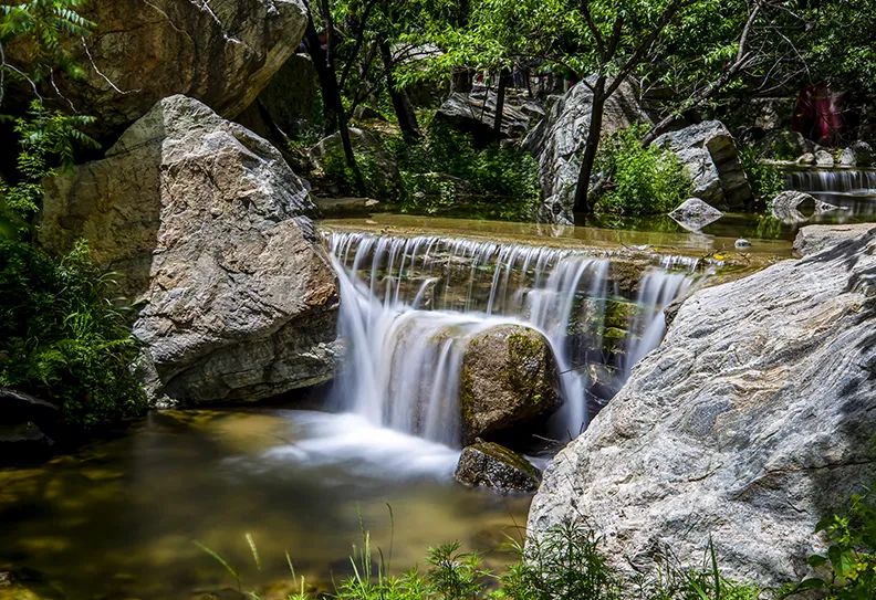 夏天去看黄果树瀑布,夏天去瀑布旅游热吗天气冷