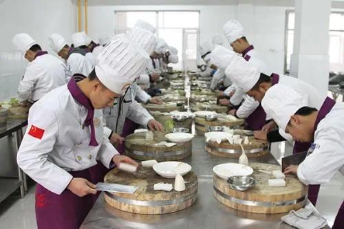 千万不要干传菜员,厨师到底要不要改行