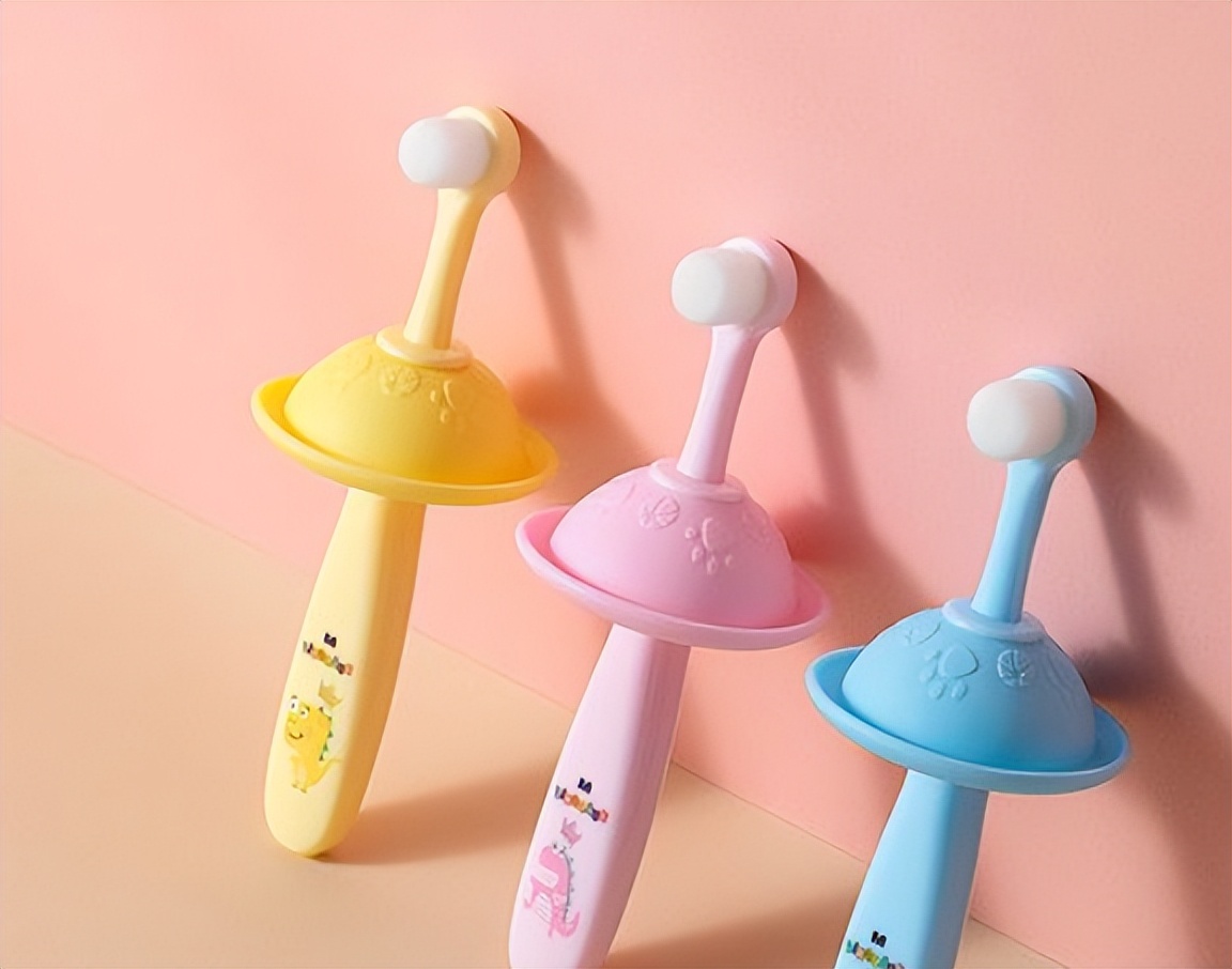 小孩子用什么牙刷刷牙比较好,多大可以用牙刷给孩子刷牙