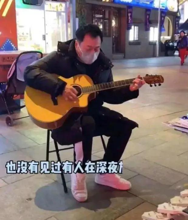 tvb视帝黎耀祥首乘高铁满脸激动,香港tvb视帝黎耀祥