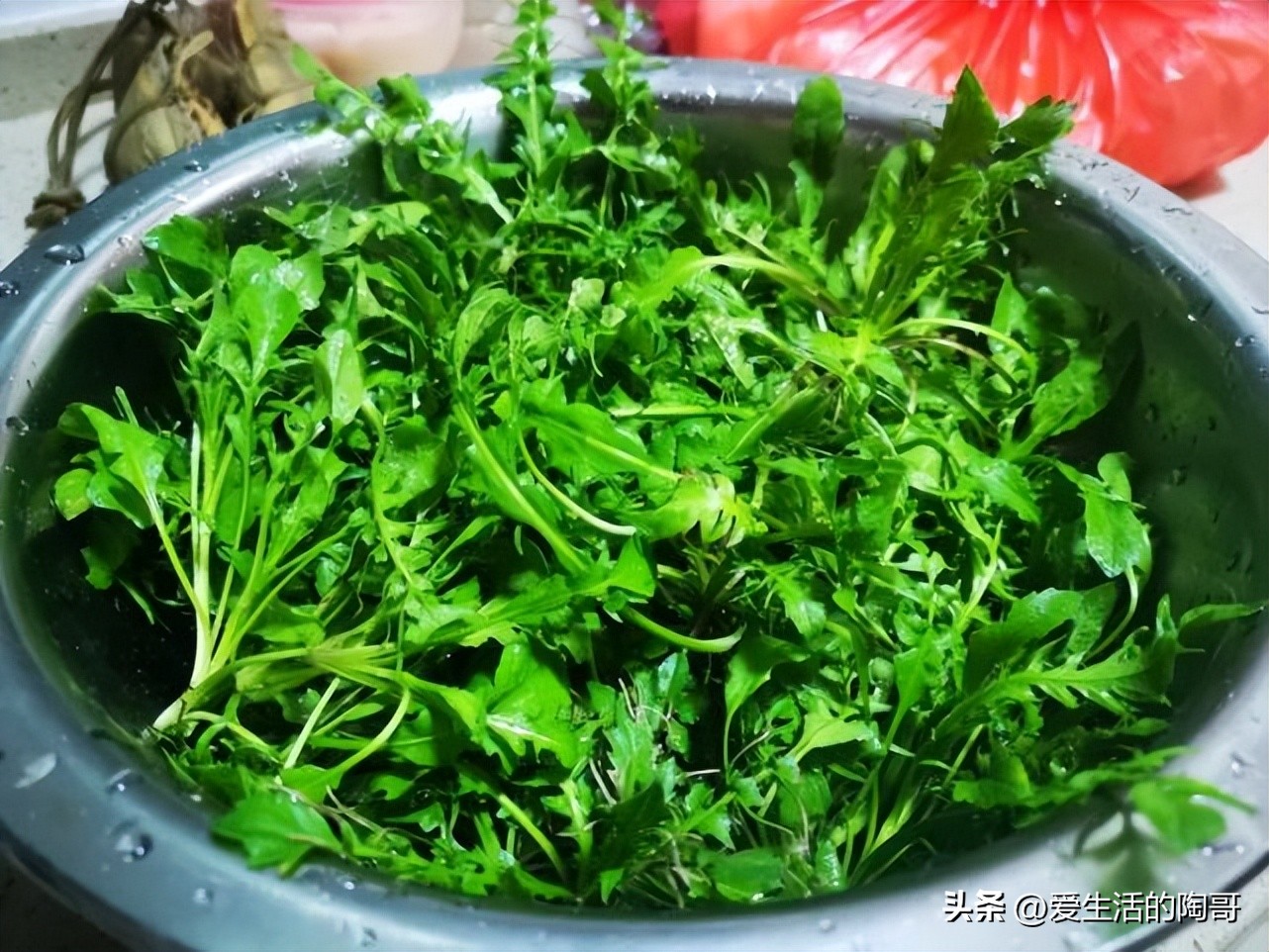 2月4日立春，老话讲：双春兼闰二月，3人要躲春，吃3样顺顺利利