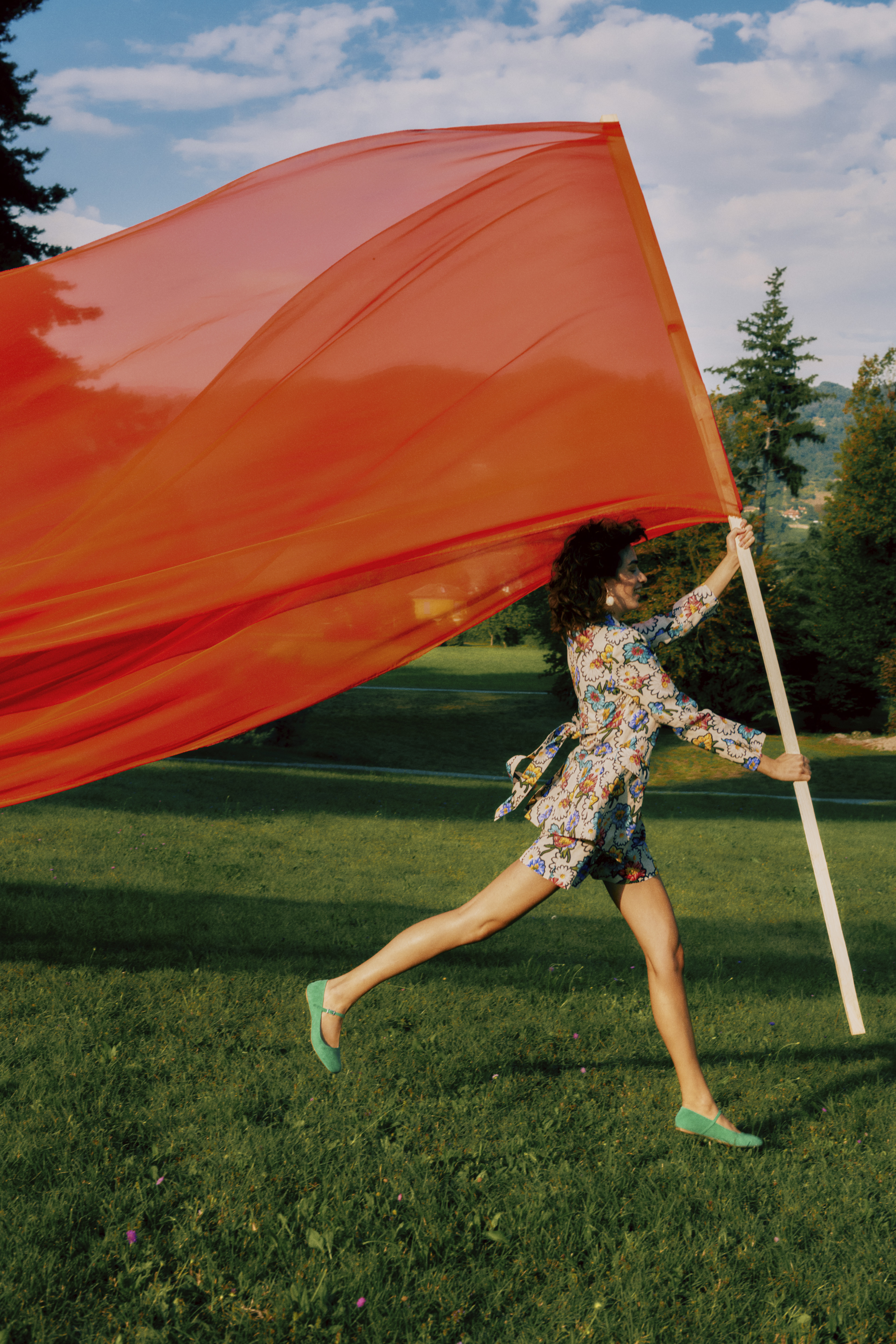 破圈密码添新作，MAXCo.推出ShallWe?“有何不可”联名系列产品