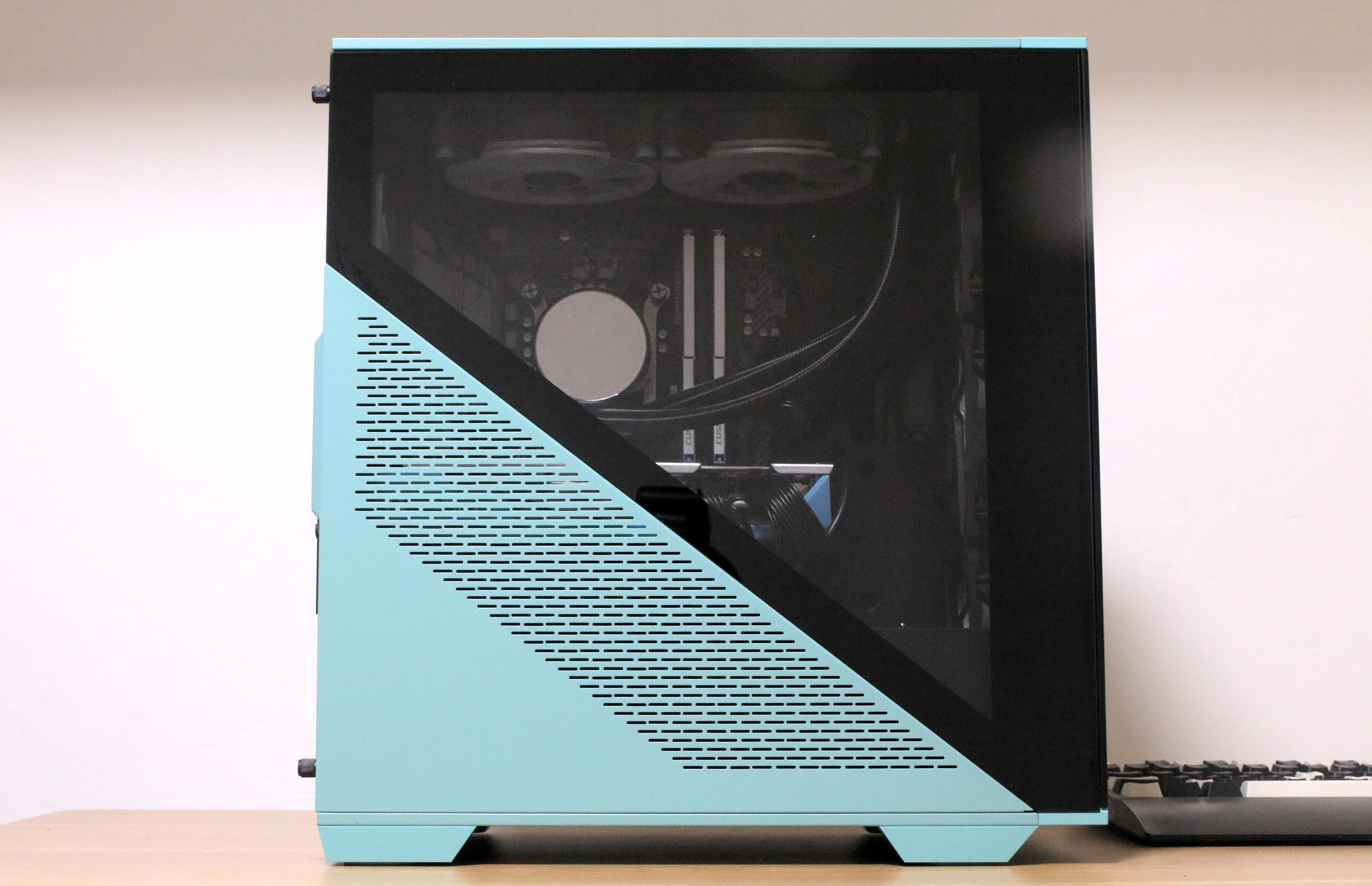 来自Tt(Thermaltake)的装机四件套,这个618装机就选它们了