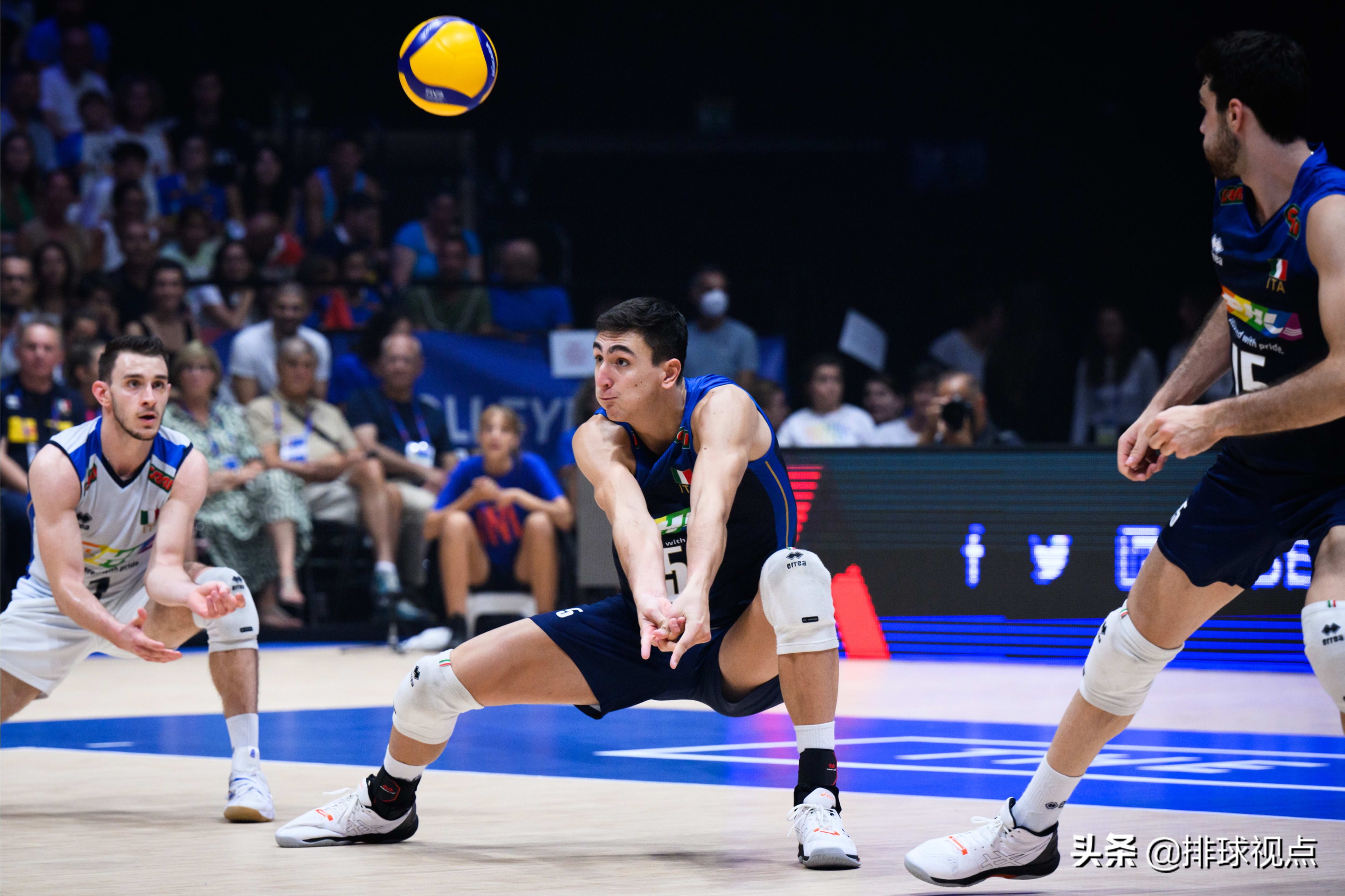 波兰男排圆月弯刀发球,波兰男排比涅克发球