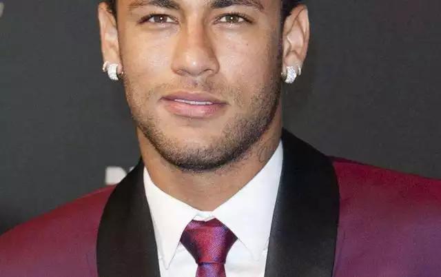 巴舒亚伊世界杯搞笑,巴舒亚伊美甲