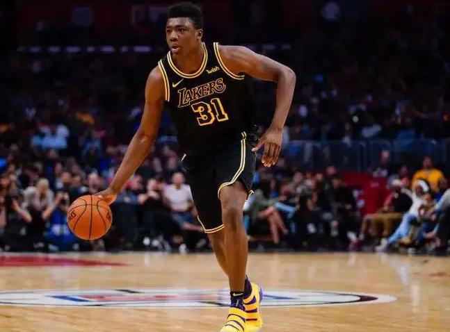 湖人托马斯布莱恩特,湖人托马斯布莱恩特打球视频