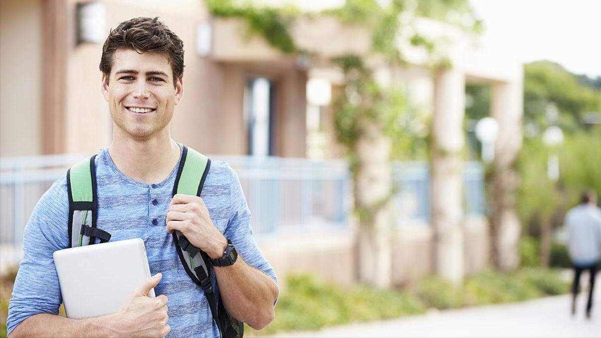 如何正确的看待娱乐直播行业,论泛娱乐直播的前景