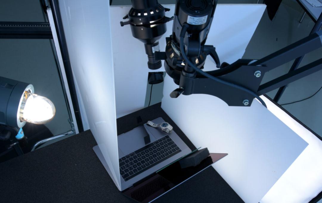 名表专柜一般都不给试戴,名表专卖店都买不到表