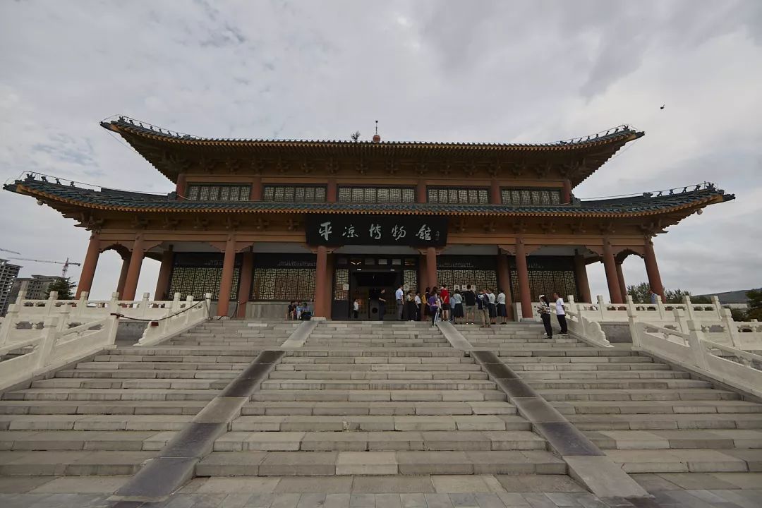 吃到嗓子眼的牛肉面,吃到嗓子眼的榴莲自助