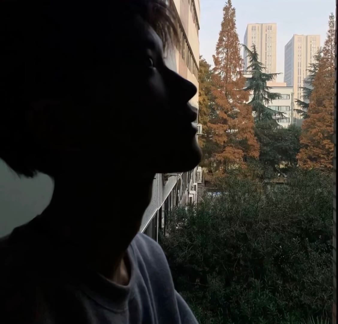 氛围感男生头像真人戴耳机,氛围感男生头像成熟稳重高清