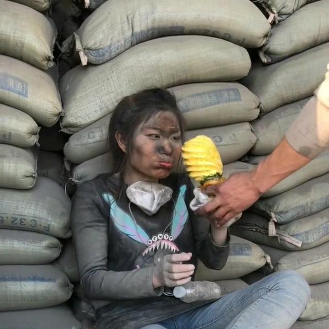 网红水泥妹骗局遭揭穿讽刺又可笑,曾经的网红水泥妹被揭穿真面目