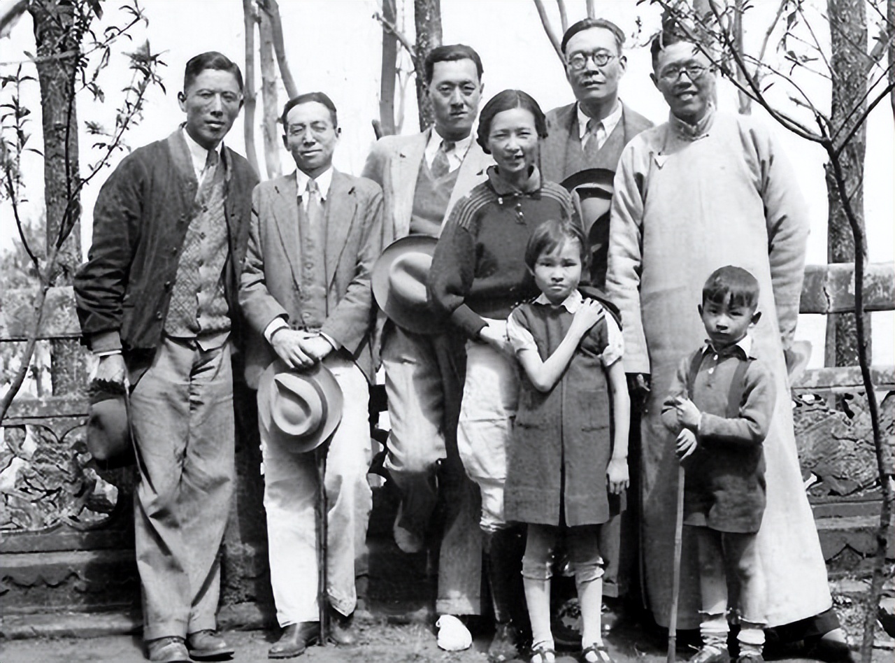 林徽因跟梁思成最好的关系是朋友,林徽因梁启超的关系