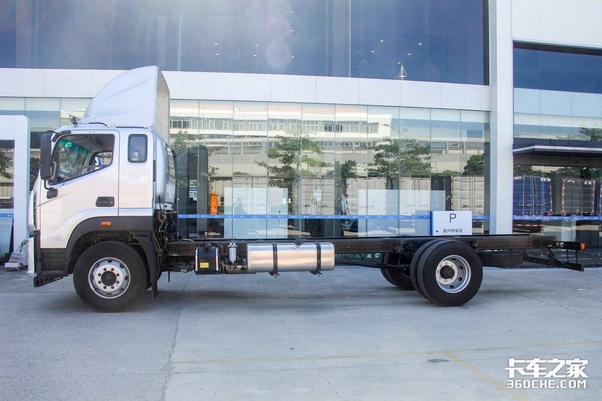 重载版5米8六缸中卡载货车,6.8米载货车公认油耗最低的4款车