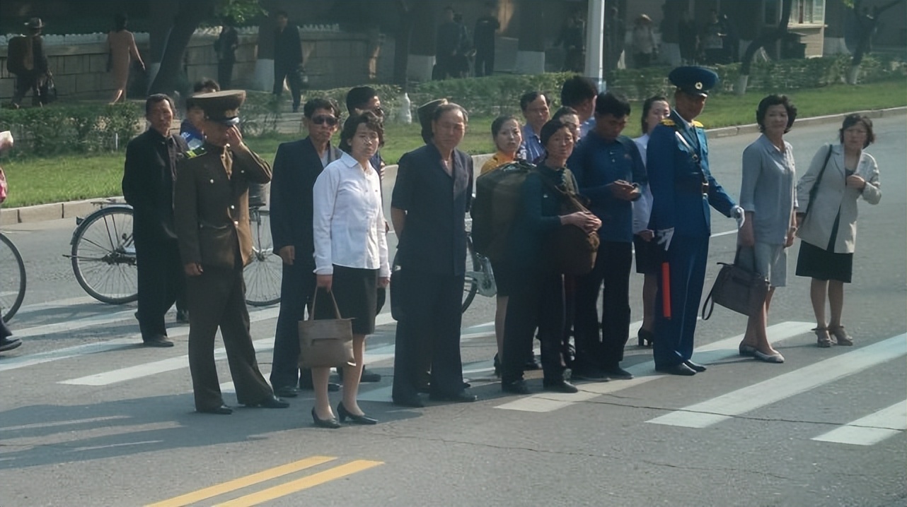 朝鲜看中国人生活,朝鲜现在工人薪资多少