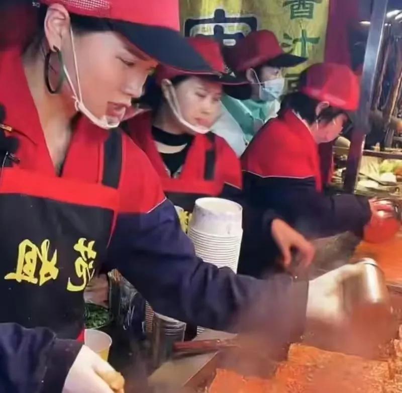 夜市摆地摊什么利润高,夜市摆摊摆什么比较成本低又好卖