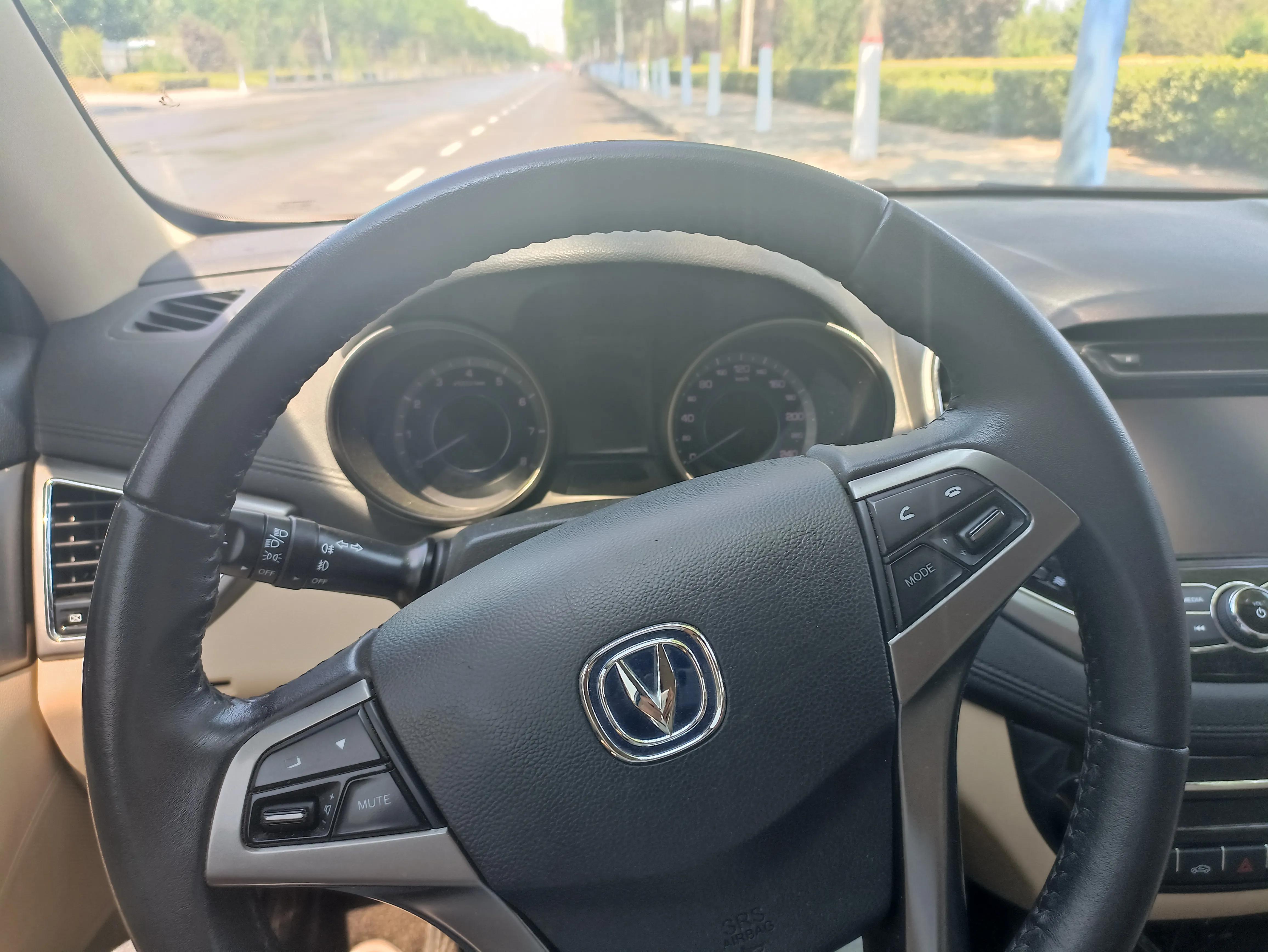 长安逸动esp灯常亮怎么处理,2022款逸动plus的esp怎样操作