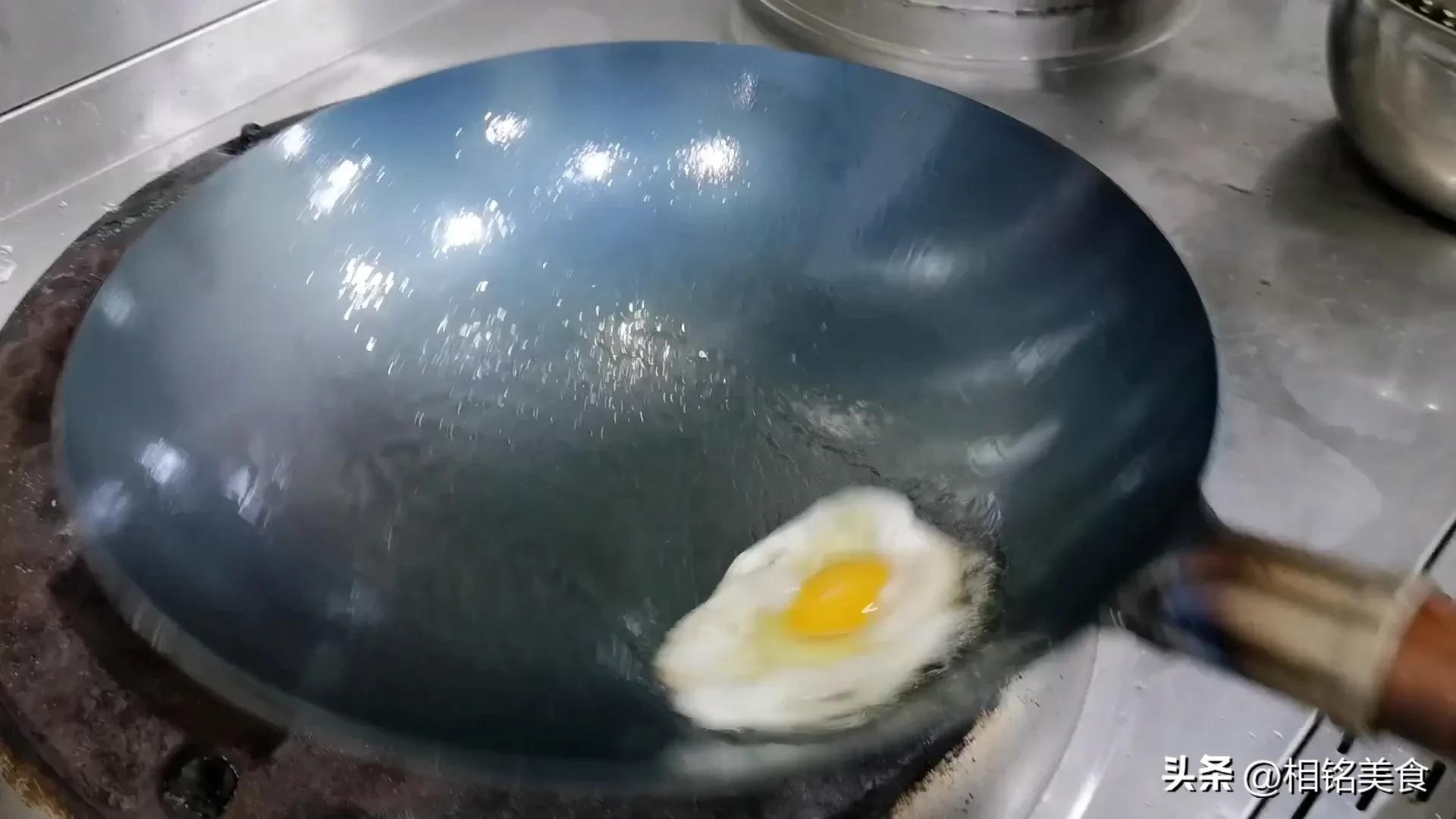 新铁锅怎样开锅小妙招视频,不粘锅的铁锅最佳开锅方法