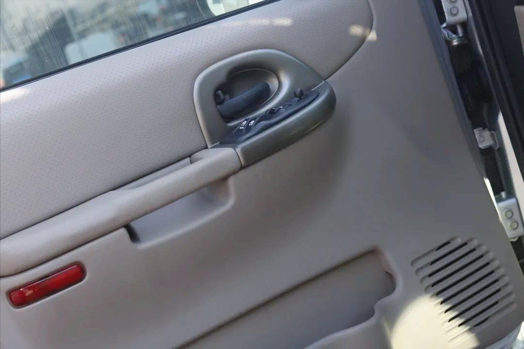 12款经典gl8车身翻新,怪兽修车老车翻新