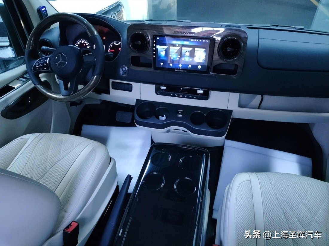 2021款斯宾特加长版内饰,斯宾特四驱3.0柴油车内饰
