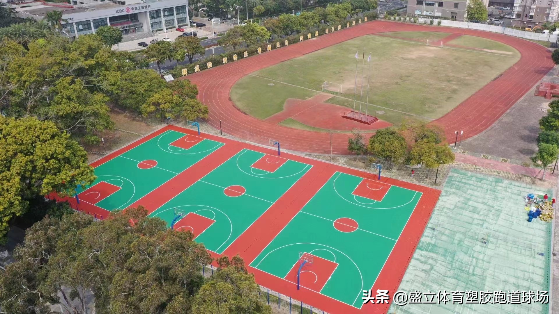 操场塑胶跑道定制公司,操场塑胶跑道施工公司