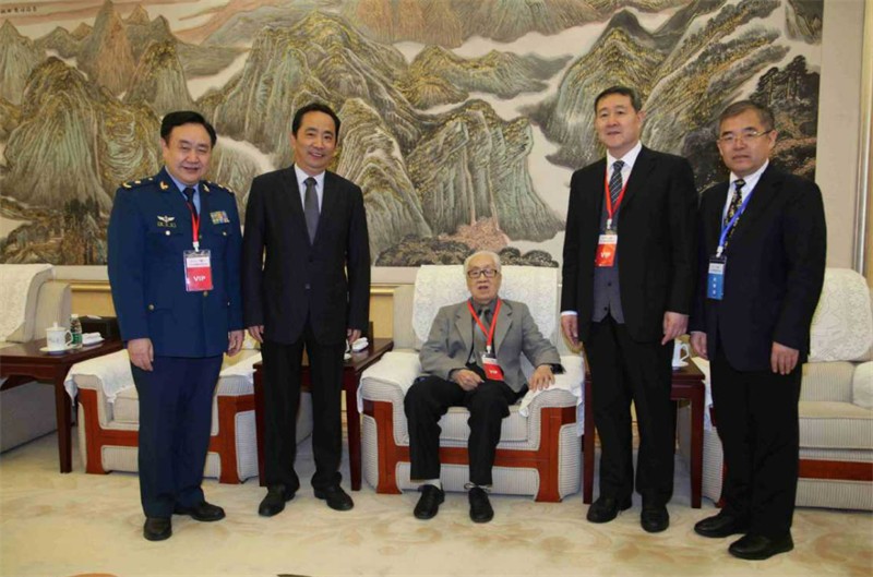 张亭栋：独创*霜砒**治疗法，让人匪夷所思，他却让世界感受中医魅力