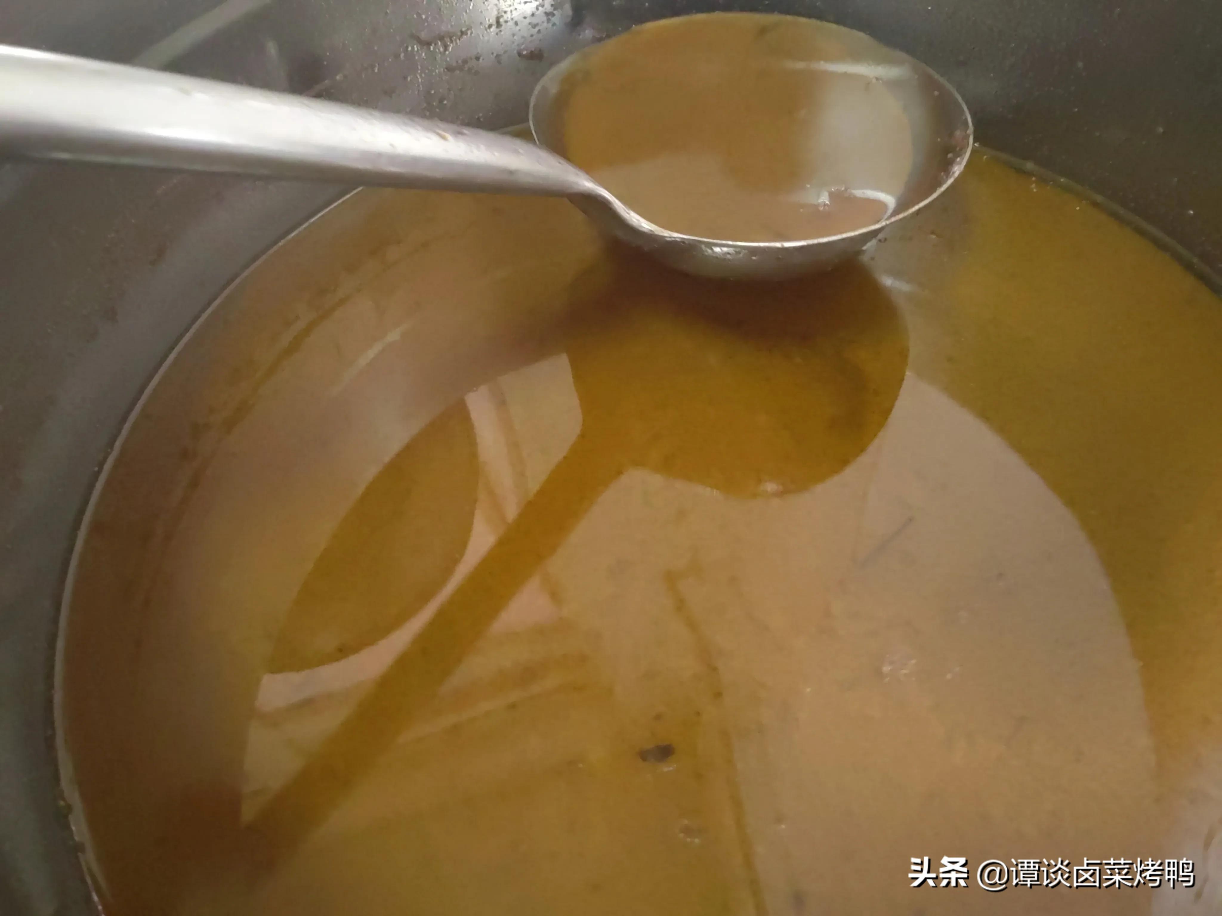 卤菜店师傅教你解决卤水发黑问题,四川卤菜卤水怎么清洗