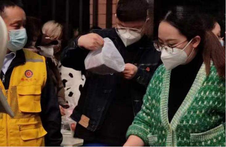 锦城辅导员王娅：让行动的脚步去丈量学生成长的长度