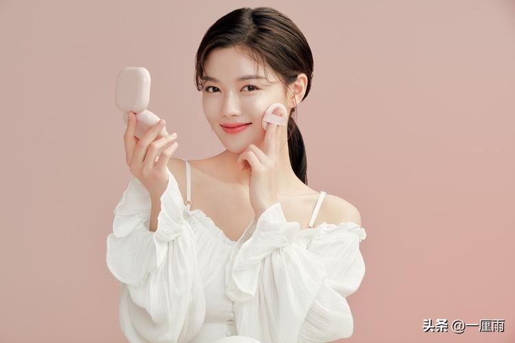 粉饼妆感重脱妆适合什么粉饼,怎么挑选适合自己的定妆粉饼